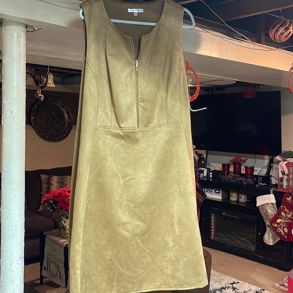 Brand New Suede Look woman tan dress size 20w Beautifully soft feel ✨✨✨
